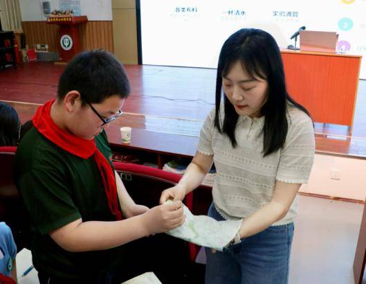 原創山東服裝職業學院紡織面料趣味科普走進中學課堂
