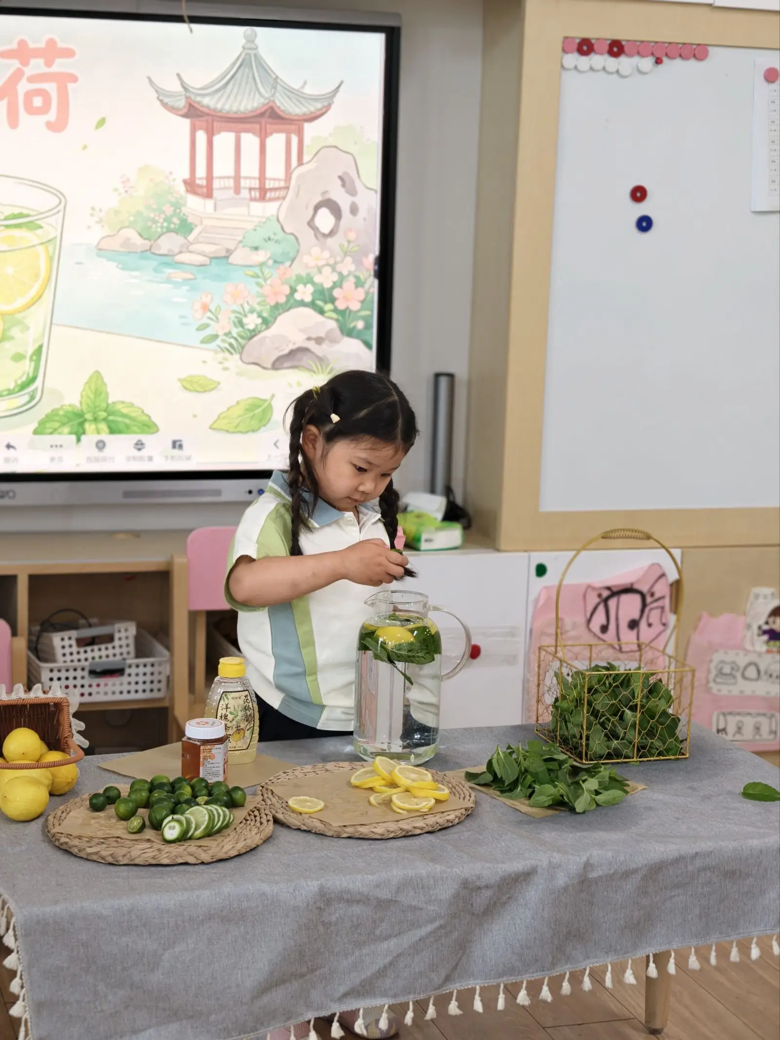 蘇州市姑蘇區平齊實驗幼兒園悅尋・一米園 “尋味本草・好吃來” 美食周火熱開展