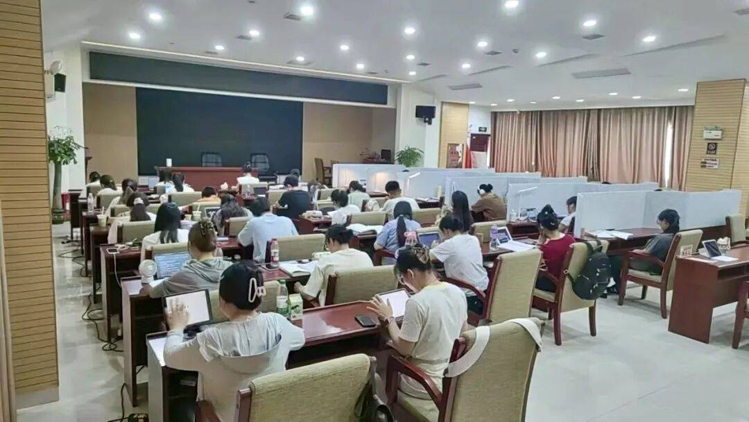 不新建房屋！湖南華容盤活閒置會議室變“潮汐”自習室，多人在此考研、考公、遠端辦公，還孵化出了4個創業專案