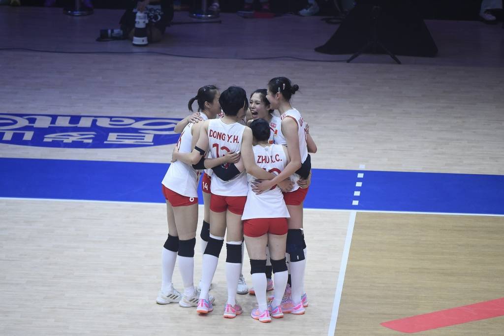 中國女排3比0擊敗塞爾維亞女排，斬獲世界女排聯賽兩連勝
