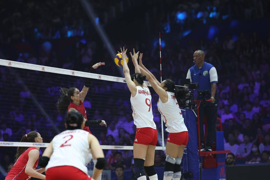 中國女排3比0擊敗塞爾維亞女排，斬獲世界女排聯賽兩連勝
