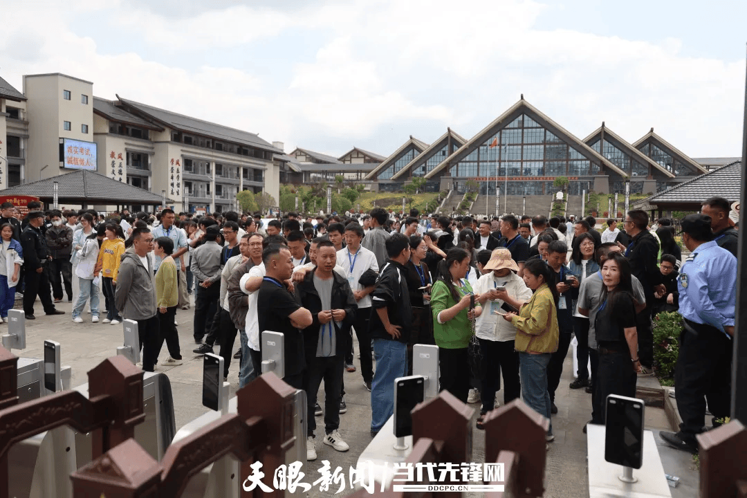 畢節威寧民族中學考點：青春綻放 為夢想全力以赴