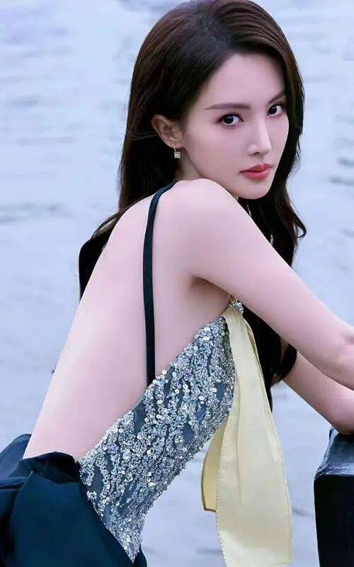 原創金晨雪膚玉貌性感撩人！四大影視代表作驚豔扮相美爆了