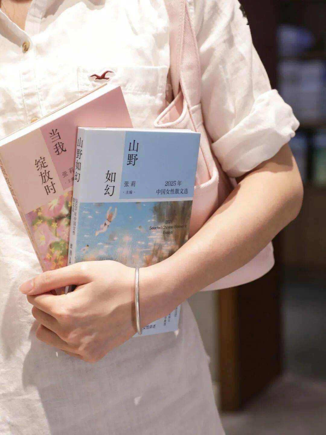 她們的講述，構建著女性的“宇宙與大自然”