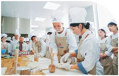 “美食學院”，越來越吃香