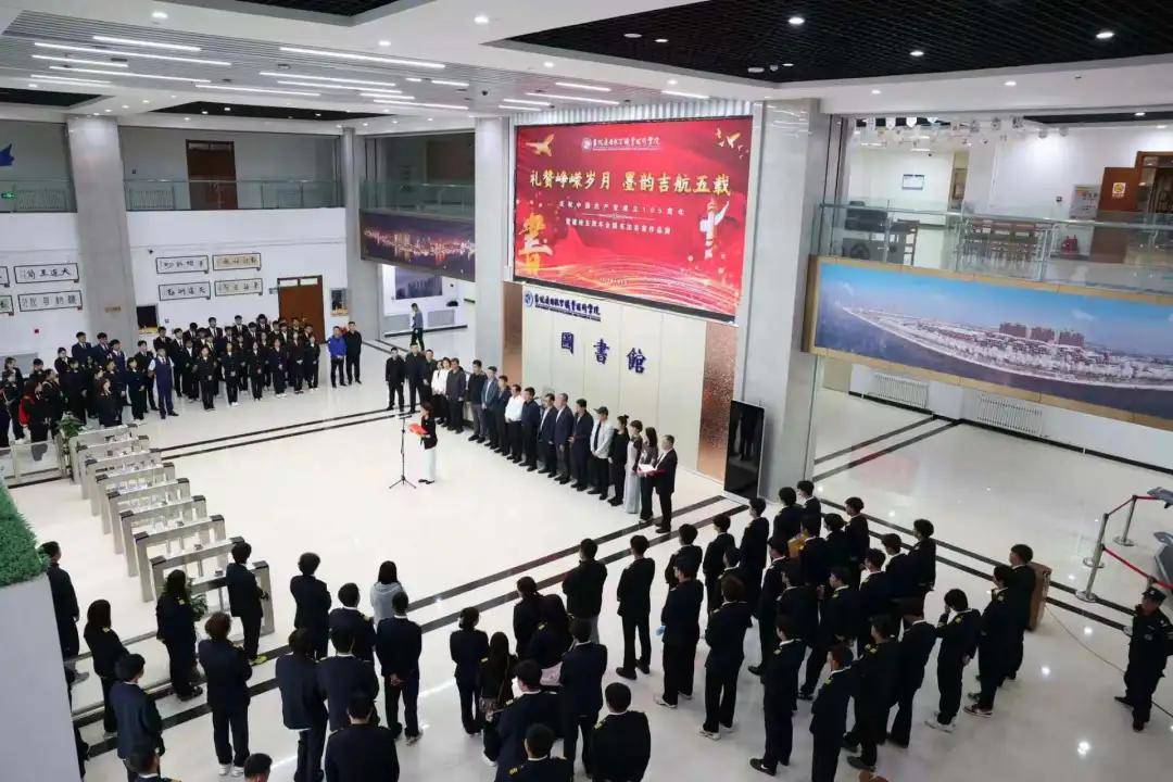 全國書法名家作品展在吉航職院開幕
