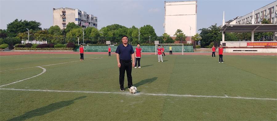 合肥這所中學舉辦七年級學生“信心杯”足球聯賽