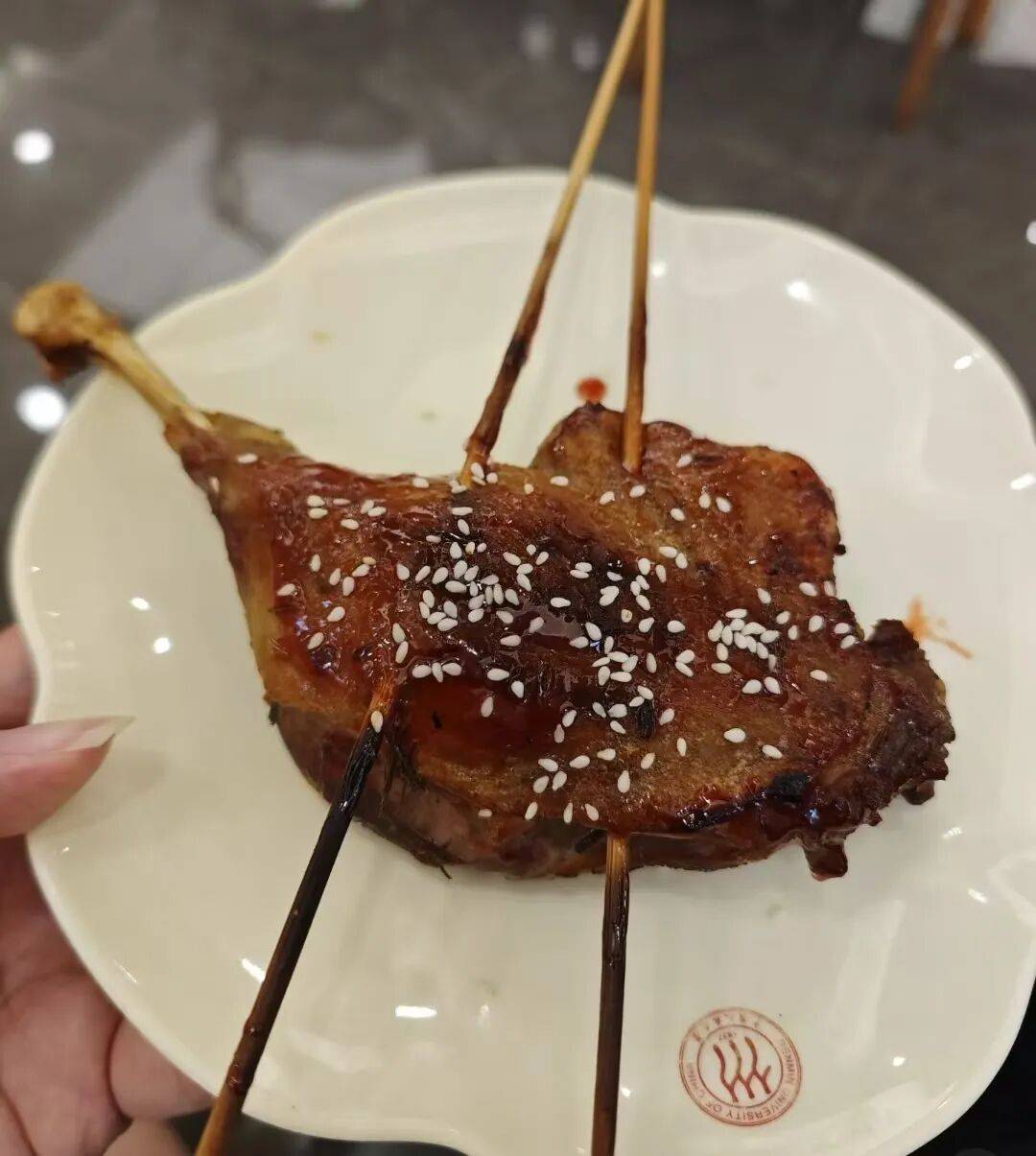 原創鵝腿阿姨塌房了，他們說大學生推薦的美食不能信