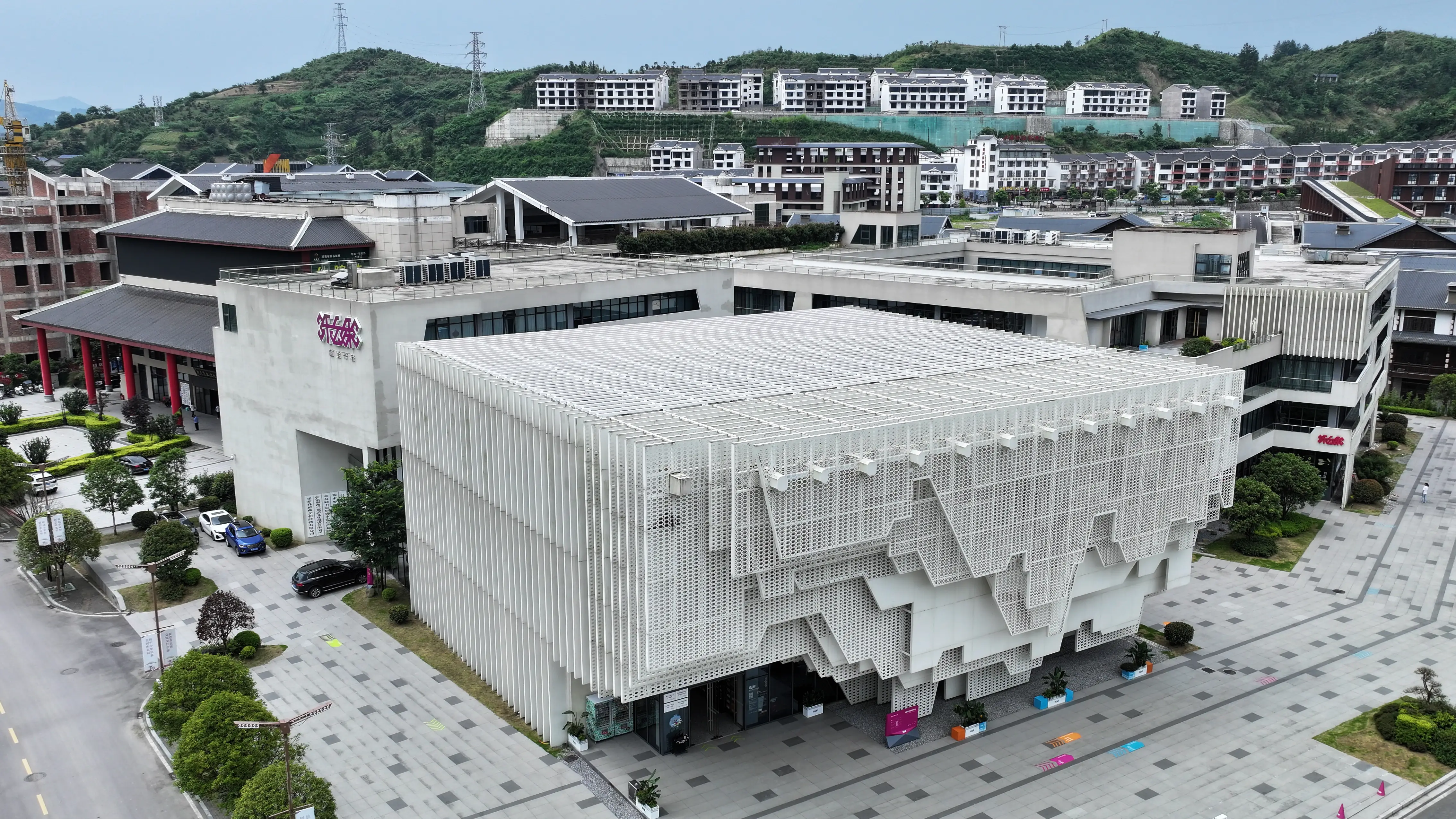 土家織錦“媽媽工坊” 助力女性靈活就業