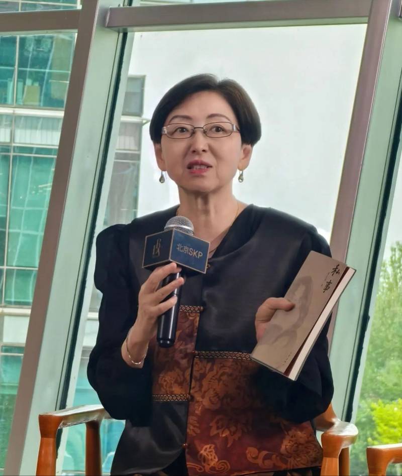 描寫當代女性的精神突圍：蘇小衛非虛構散文集《私事》出版