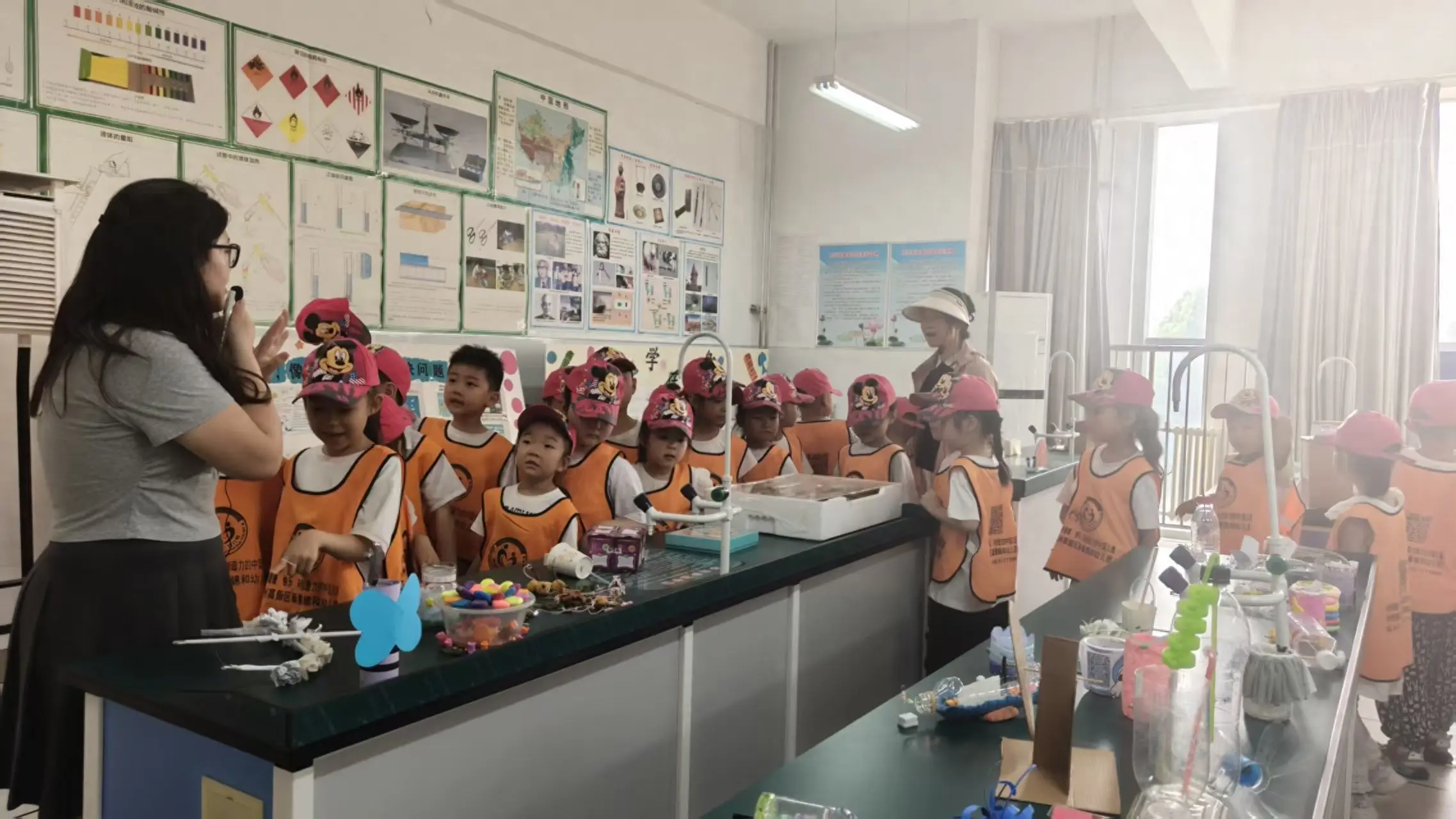 新晨錦和幼兒園小朋友到蓮花街小學體驗小學生活