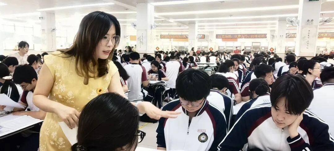 六月海風伴出征，威海市望海園中學初四學子沉著赴考
